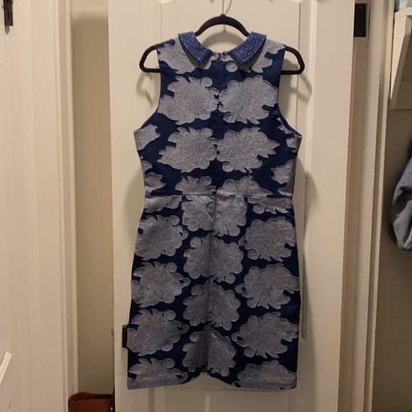 Blue appliqué dress with beaded collar - Picture 4 of 7